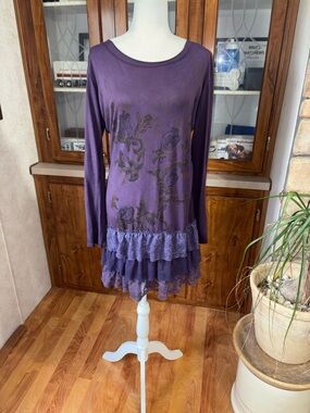 Coco mezon size large lightweight long sleeve purple tunic w/ tiered lace skirt